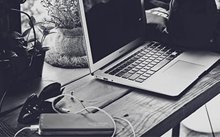 欧博官网娱乐-keywords：必一运动,健康生活,日常习惯,身体管理,运动激励,社群力量part1：小必一运动的起点——觉醒与习惯的种子当下的城市生活，常常让人把身体放在次要的位置。长时间的坐姿、蜂拥的日常任务、无处不在的屏幕光，会让肌肉变得僵硬，注意力像经常被闹钟打断的信号灯一样忽明忽暗。